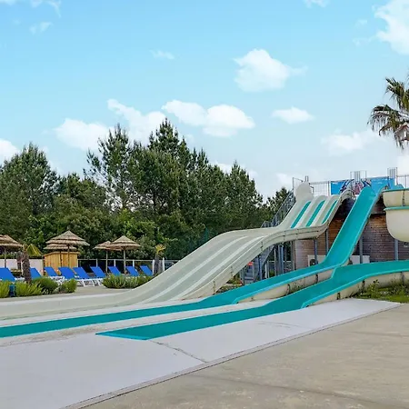 Nice Stacaravan In Saint-Julien-En-Born Camping Saint-Julien-en-Born