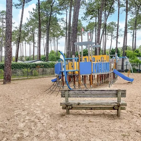 Nice Stacaravan In Saint-Julien-En-Born Camping