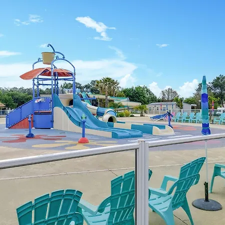 Gorgeous Stacaravan Camping