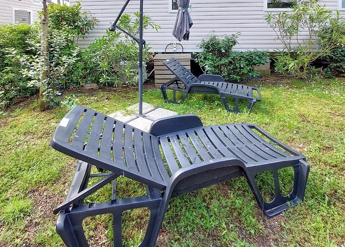 Gorgeous Stacaravan Saint-Julien-en-Born